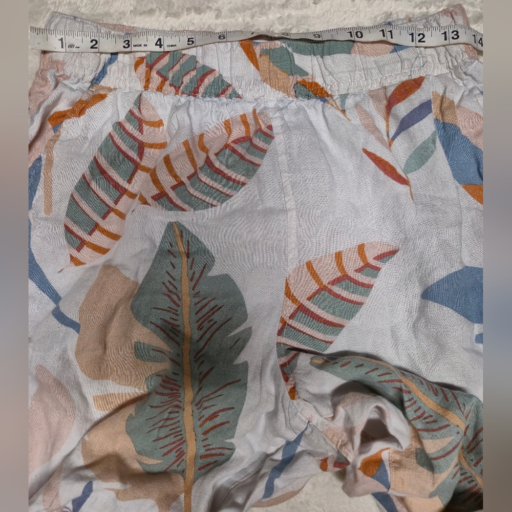 Cynthia Rowley Leaf Print Cropped Pants - Picture 4 of 8